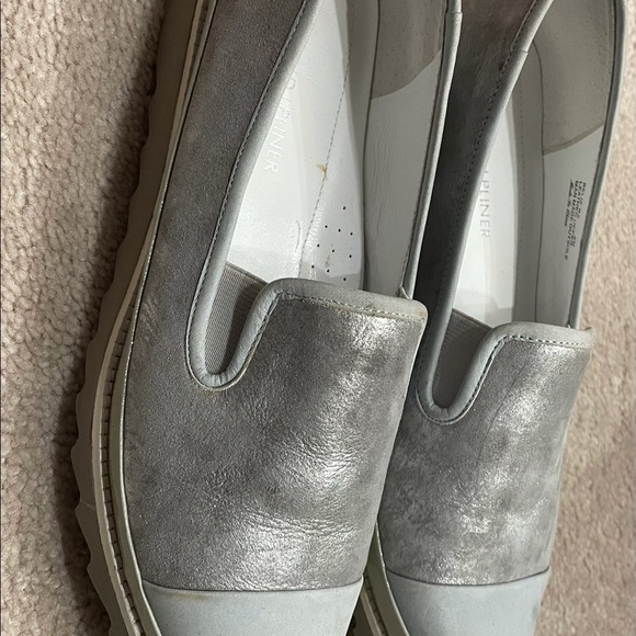 Donald Pliner gray comfy flats - Picture 2 of 2
